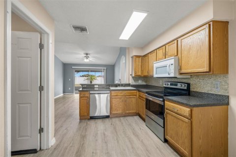 Villa ou maison à vendre à Wesley Chapel, Floride: 3 chambres, 136.1 m2 № 2200335 - photo 8