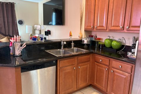 House in St. Lucie, Florida 4 bedrooms, 213.49 sq.m. № 2254337 - photo 14