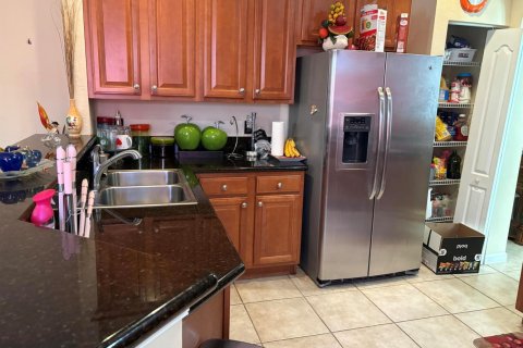 House in St. Lucie, Florida 4 bedrooms, 213.49 sq.m. № 2254337 - photo 17