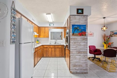 Condo in New Port Richey, Florida, 1 bedroom  № 1907605 - photo 9
