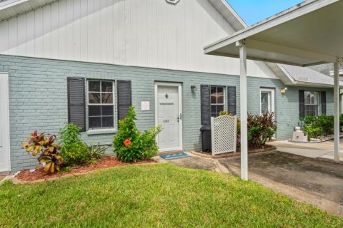 Condo in New Port Richey, Florida, 1 bedroom  № 1907605 - photo 4