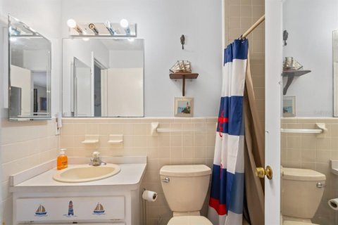 Condo in New Port Richey, Florida, 1 bedroom  № 1907605 - photo 20