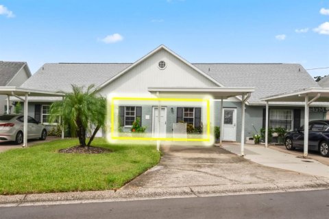 Condo in New Port Richey, Florida, 1 bedroom  № 1907605 - photo 2