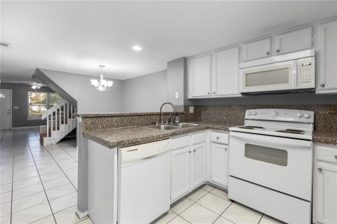 Townhouse in Tampa, Florida 2 bedrooms, 117.06 sq.m. № 1893757 - photo 12