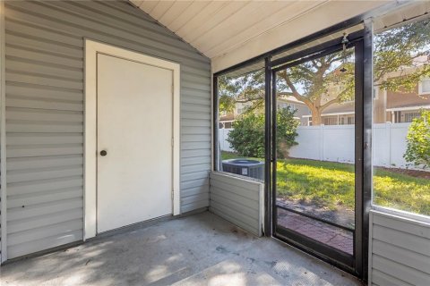 Townhouse in Tampa, Florida 2 bedrooms, 117.06 sq.m. № 1893757 - photo 25