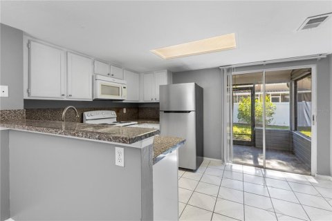 Townhouse in Tampa, Florida 2 bedrooms, 117.06 sq.m. № 1893757 - photo 11