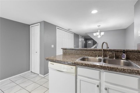 Townhouse in Tampa, Florida 2 bedrooms, 117.06 sq.m. № 1893757 - photo 15