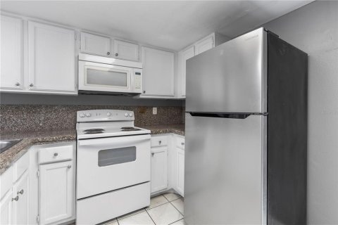 Townhouse in Tampa, Florida 2 bedrooms, 117.06 sq.m. № 1893757 - photo 14