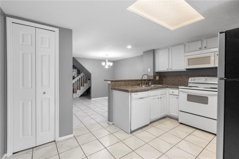 Townhouse in Tampa, Florida 2 bedrooms, 117.06 sq.m. № 1893757 - photo 16