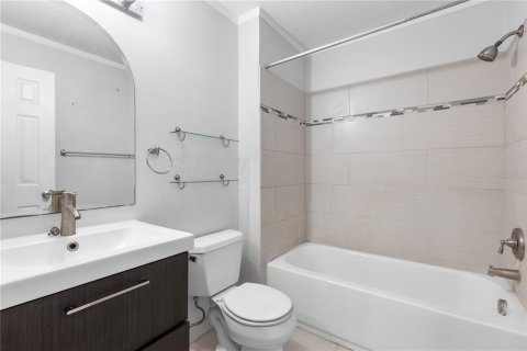 Townhouse in Tampa, Florida 2 bedrooms, 117.06 sq.m. № 1893757 - photo 20