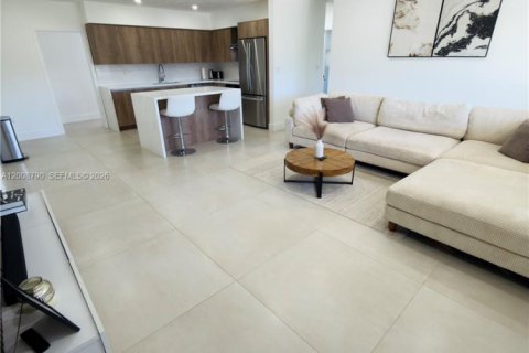 Casa en venta en Fort Lauderdale, Florida, 4 dormitorios, 175.49 m2 № 2074295 - foto 7