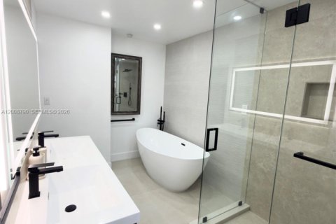Casa en venta en Fort Lauderdale, Florida, 4 dormitorios, 175.49 m2 № 2074295 - foto 9