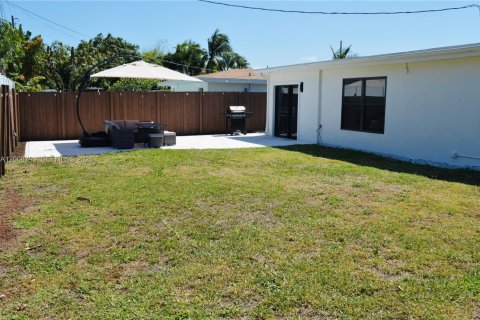 Casa en venta en Fort Lauderdale, Florida, 4 dormitorios, 175.49 m2 № 2074295 - foto 27
