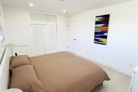 Casa en venta en Fort Lauderdale, Florida, 4 dormitorios, 175.49 m2 № 2074295 - foto 16
