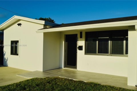 Casa en venta en Fort Lauderdale, Florida, 4 dormitorios, 175.49 m2 № 2074295 - foto 2
