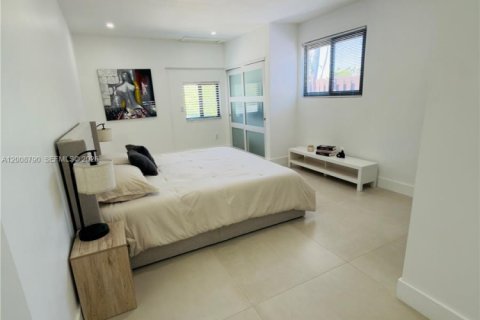 Casa en venta en Fort Lauderdale, Florida, 4 dormitorios, 175.49 m2 № 2074295 - foto 18