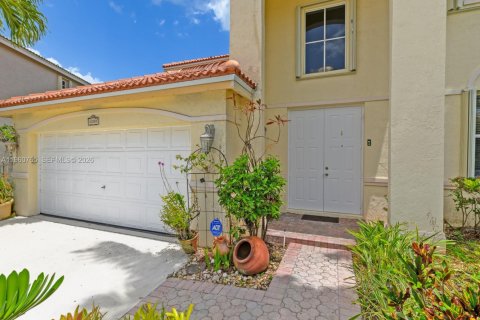 House in Weston, Florida 5 bedrooms, 259.48 sq.m. № 2023549 - photo 7