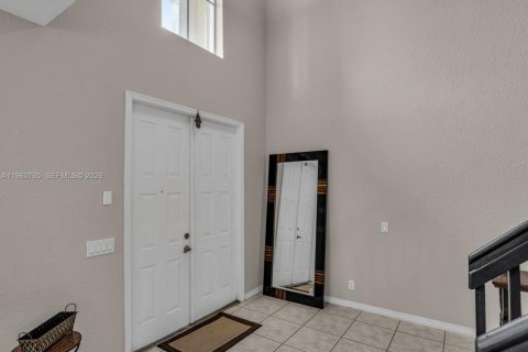 House in Weston, Florida 5 bedrooms, 259.48 sq.m. № 2023549 - photo 9