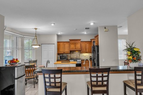 House in Weston, Florida 5 bedrooms, 259.48 sq.m. № 2023549 - photo 22