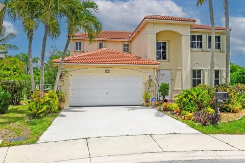 House in Weston, Florida 5 bedrooms, 259.48 sq.m. № 2023549 - photo 4