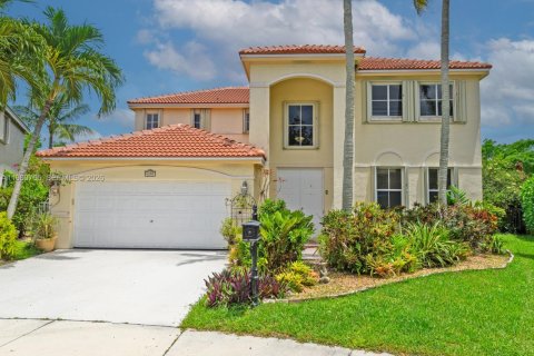 House in Weston, Florida 5 bedrooms, 259.48 sq.m. № 2023549 - photo 2