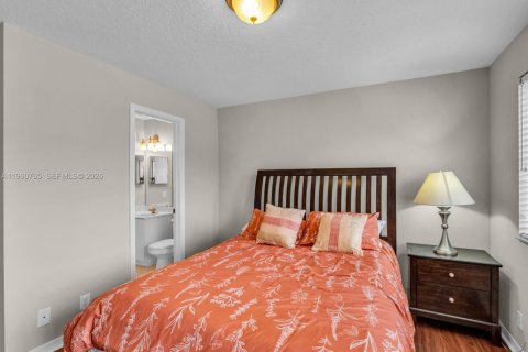 House in Weston, Florida 5 bedrooms, 259.48 sq.m. № 2023549 - photo 29