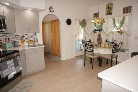 House in Punta Gorda, Florida 4 bedrooms, 208.38 sq.m. № 1576427 - photo 11