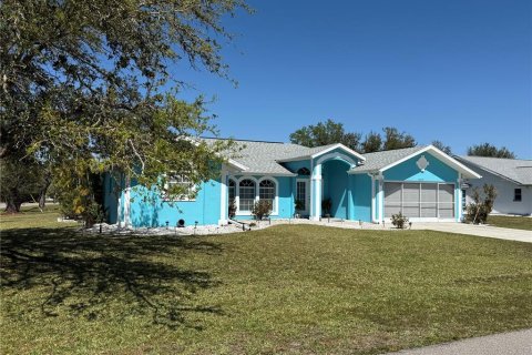 House in Punta Gorda, Florida 4 bedrooms, 208.38 sq.m. № 1576427 - photo 2