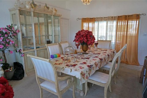 House in Punta Gorda, Florida 4 bedrooms, 208.38 sq.m. № 1576427 - photo 9