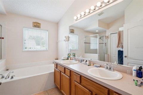 House in Orlando, Florida 3 bedrooms, 176.33 sq.m. № 2220212 - photo 17