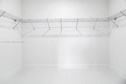 House in Cutler Bay, Florida 5 bedrooms, 224.82 sq.m. № 2023914 - photo 15