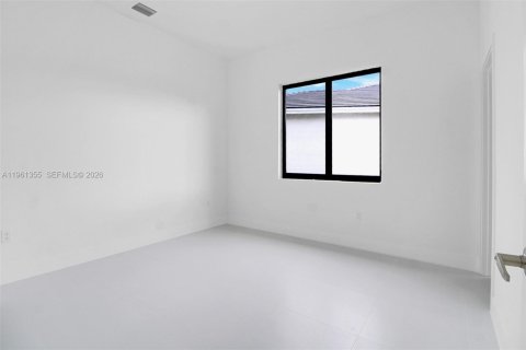 House in Cutler Bay, Florida 5 bedrooms, 224.82 sq.m. № 2023914 - photo 17