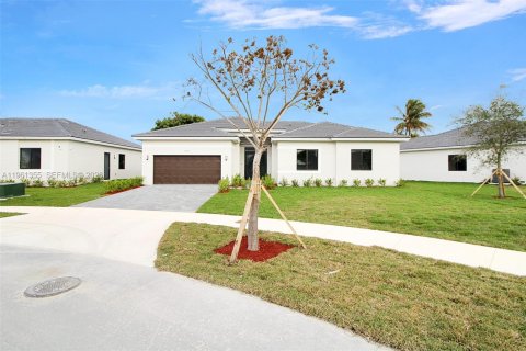 House in Cutler Bay, Florida 5 bedrooms, 224.82 sq.m. № 2023914