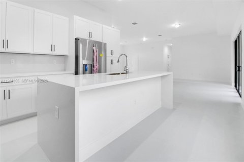 House in Cutler Bay, Florida 5 bedrooms, 224.82 sq.m. № 2023914 - photo 8