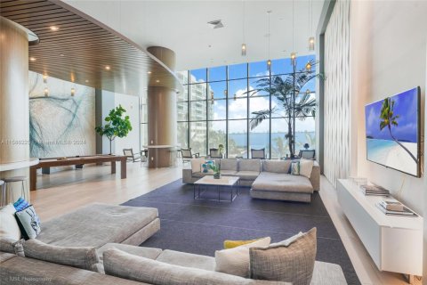 Condo in Miami, Florida, 2 bedrooms  № 1705860 - photo 3