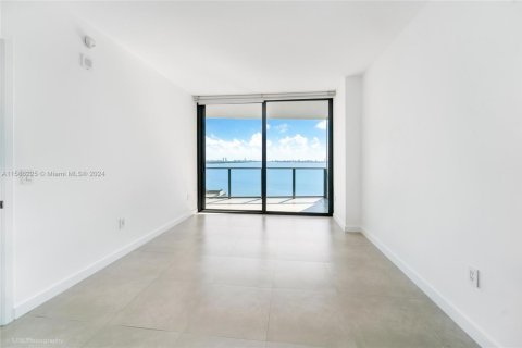 Condo in Miami, Florida, 2 bedrooms  № 1705860 - photo 4