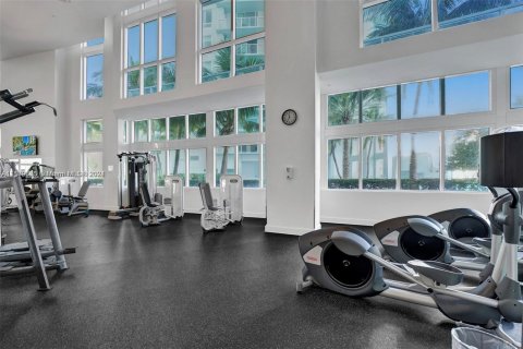 Condo in Miami, Florida, 1 bedroom  № 1961892 - photo 27