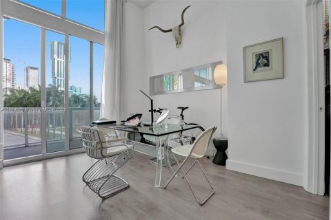 Condo in Miami, Florida, 1 bedroom  № 1961892 - photo 6