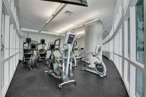 Condo in Miami, Florida, 1 bedroom  № 1961892 - photo 28