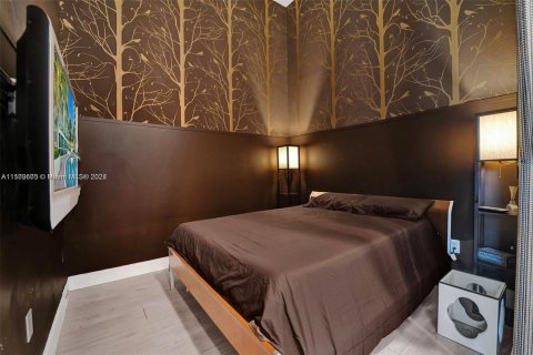 Condo in Miami, Florida, 1 bedroom  № 1961892 - photo 17