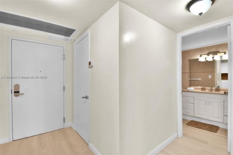 Copropriété à louer à Miami Beach, Floride: 1 chambre, 78.97 m2 № 1946688 - photo 14