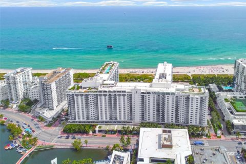 Copropriété à louer à Miami Beach, Floride: 1 chambre, 78.97 m2 № 1946688 - photo 9
