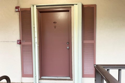 Снять в аренду кондоминиум в Майами, Флорида 2 спальни, 91.6м2, № 1927970 - фото 16