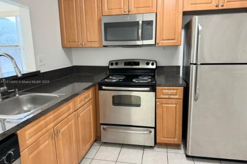 Снять в аренду кондоминиум в Майами, Флорида 2 спальни, 91.6м2, № 1927970 - фото 5
