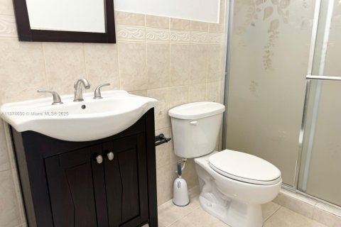 Снять в аренду кондоминиум в Майами, Флорида 2 спальни, 91.6м2, № 1927970 - фото 12