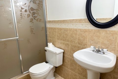 Снять в аренду кондоминиум в Майами, Флорида 2 спальни, 91.6м2, № 1927970 - фото 14