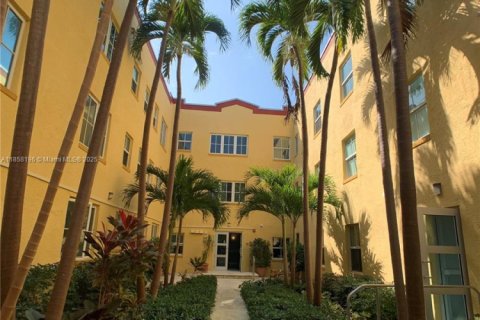 Copropriété à louer à Miami Beach, Floride: 36.23 m2 № 1882281 - photo 2