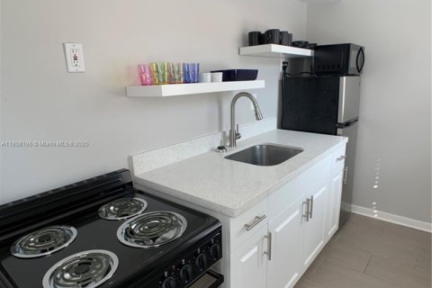 Copropriété à louer à Miami Beach, Floride: 36.23 m2 № 1882281 - photo 19