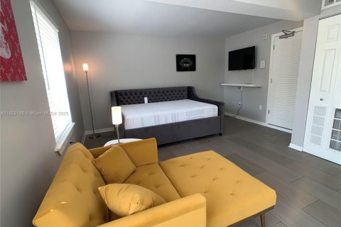 Copropriété à louer à Miami Beach, Floride: 36.23 m2 № 1882281 - photo 11