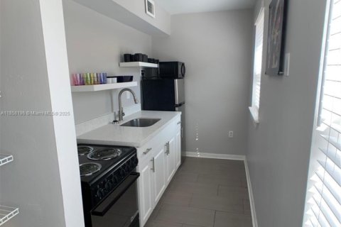 Copropriété à louer à Miami Beach, Floride: 36.23 m2 № 1882281 - photo 18